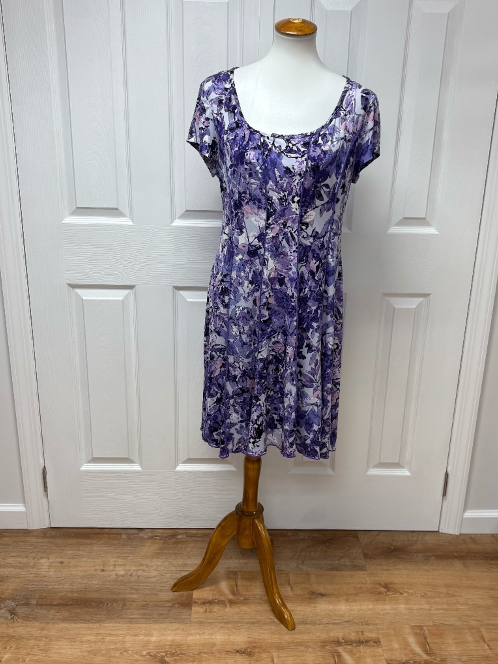 Connected Apparel Purple Floral Print Midi Dress - Size 14.